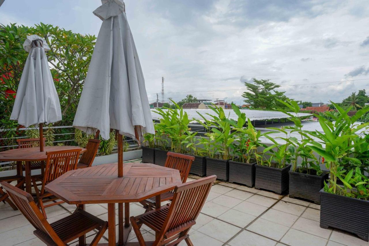 Sans Hotel Absari Yogyakarta Jarakan Luaran gambar