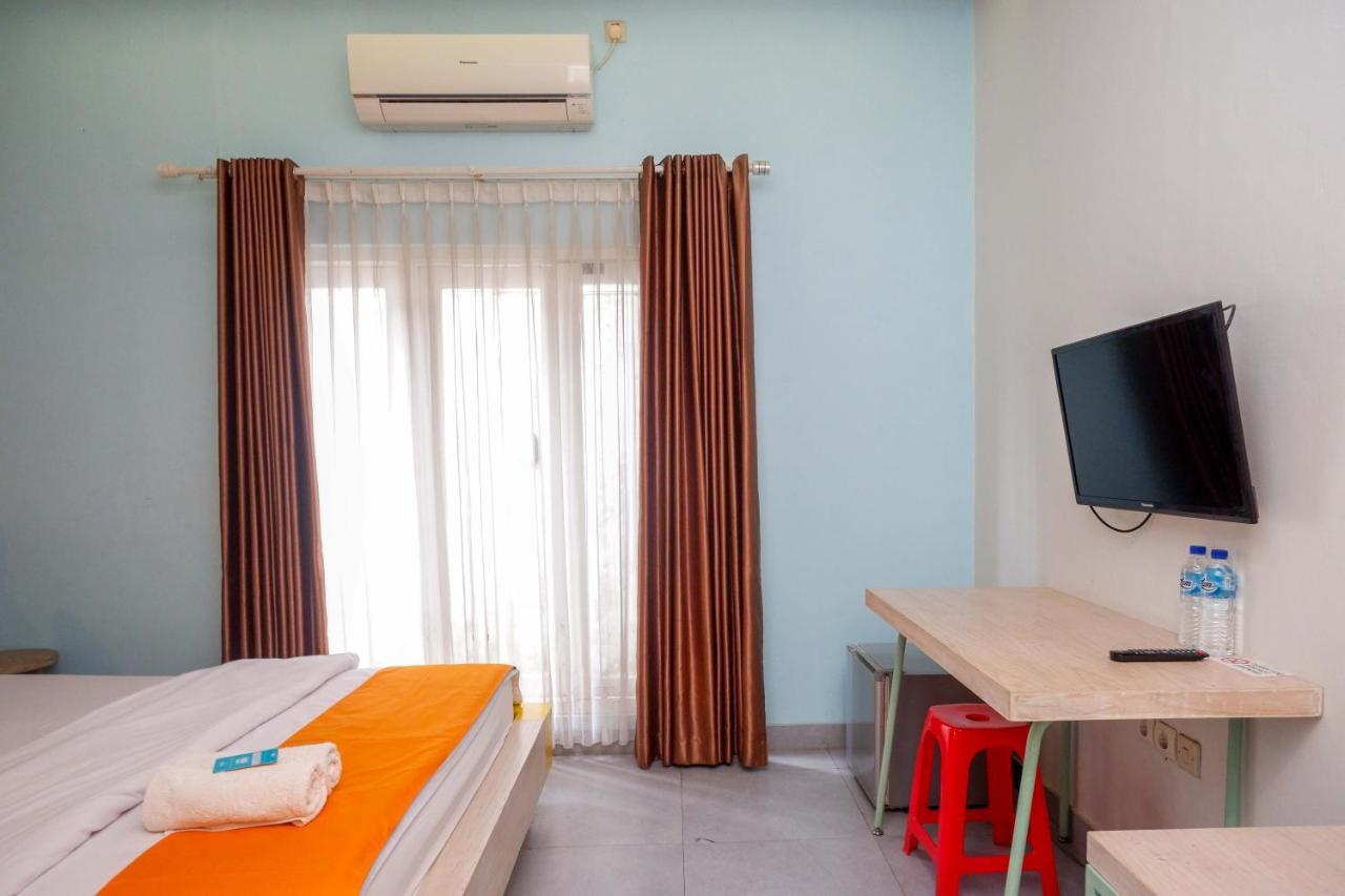 Sans Hotel Absari Yogyakarta Jarakan Luaran gambar